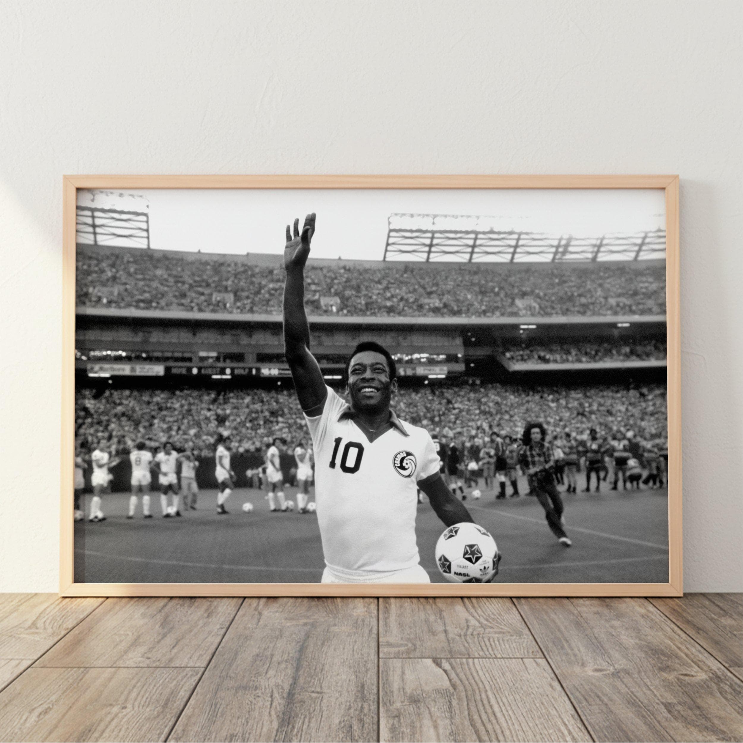 Pelé Brasil Poster, Vintage Soccer Wall Art, Football Legend Print, B&W Sports Decor